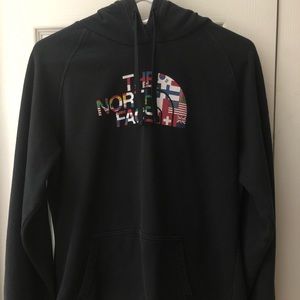 Woman’s The North Face Hoodie